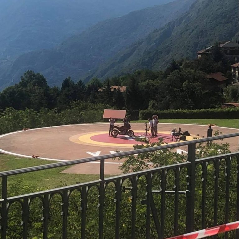 Moto Guzzi V100: le prime foto della crossover di Mandello