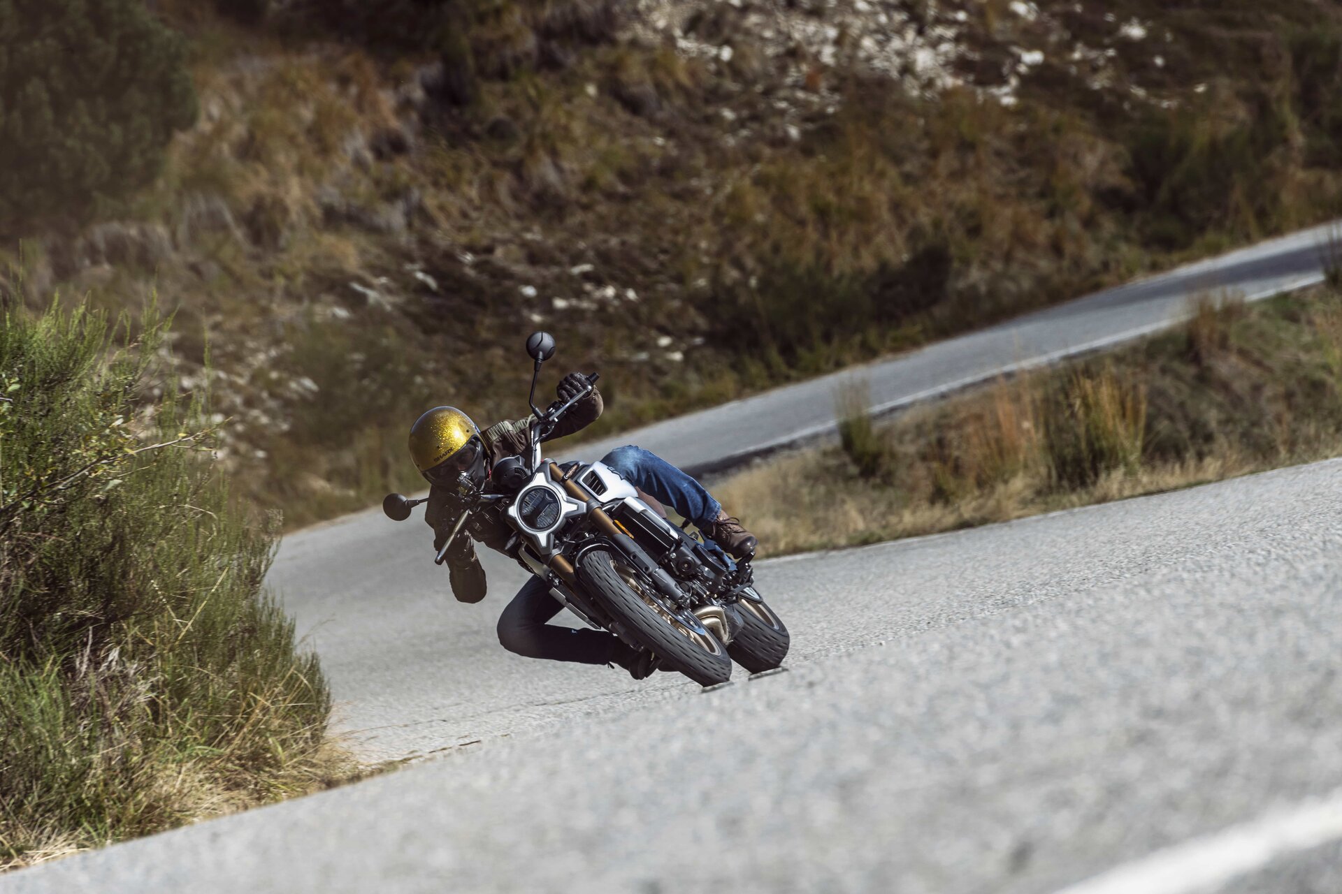 CFMoto 700CL-X Heritage: foto