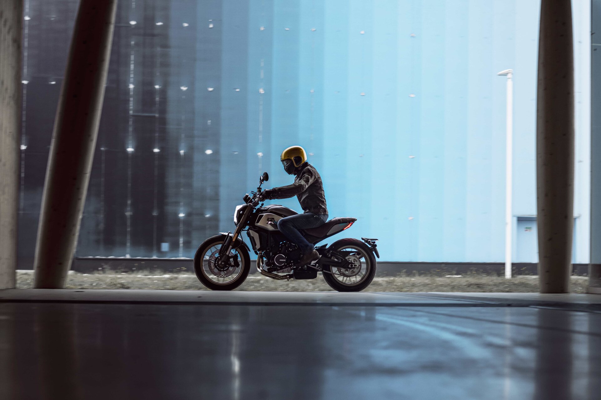 CFMoto 700CL-X Heritage: foto