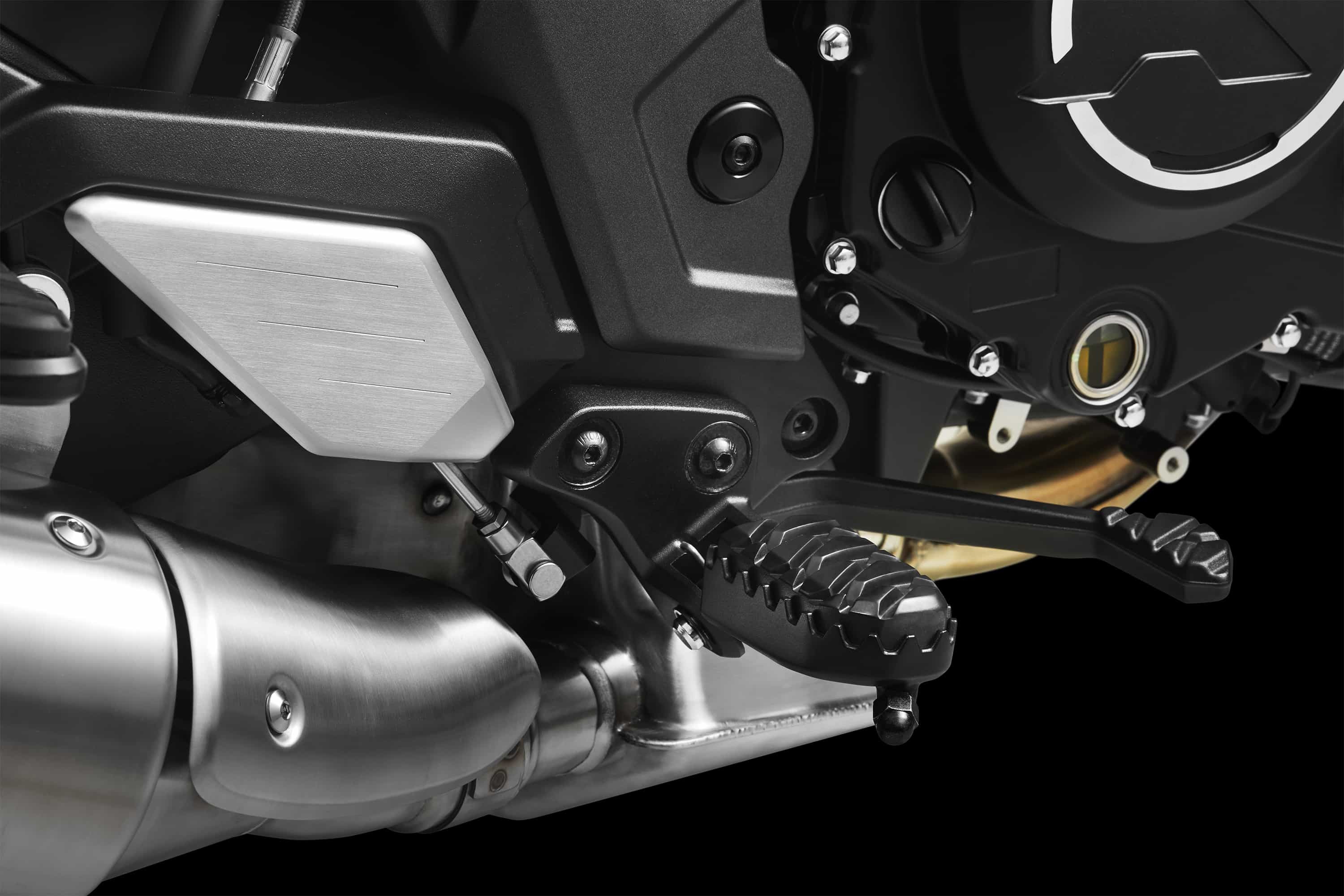 CFMoto 700CL-X Heritage: foto