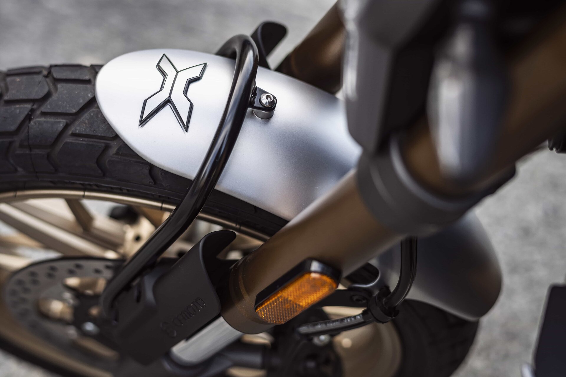 CFMoto 700CL-X Heritage: foto