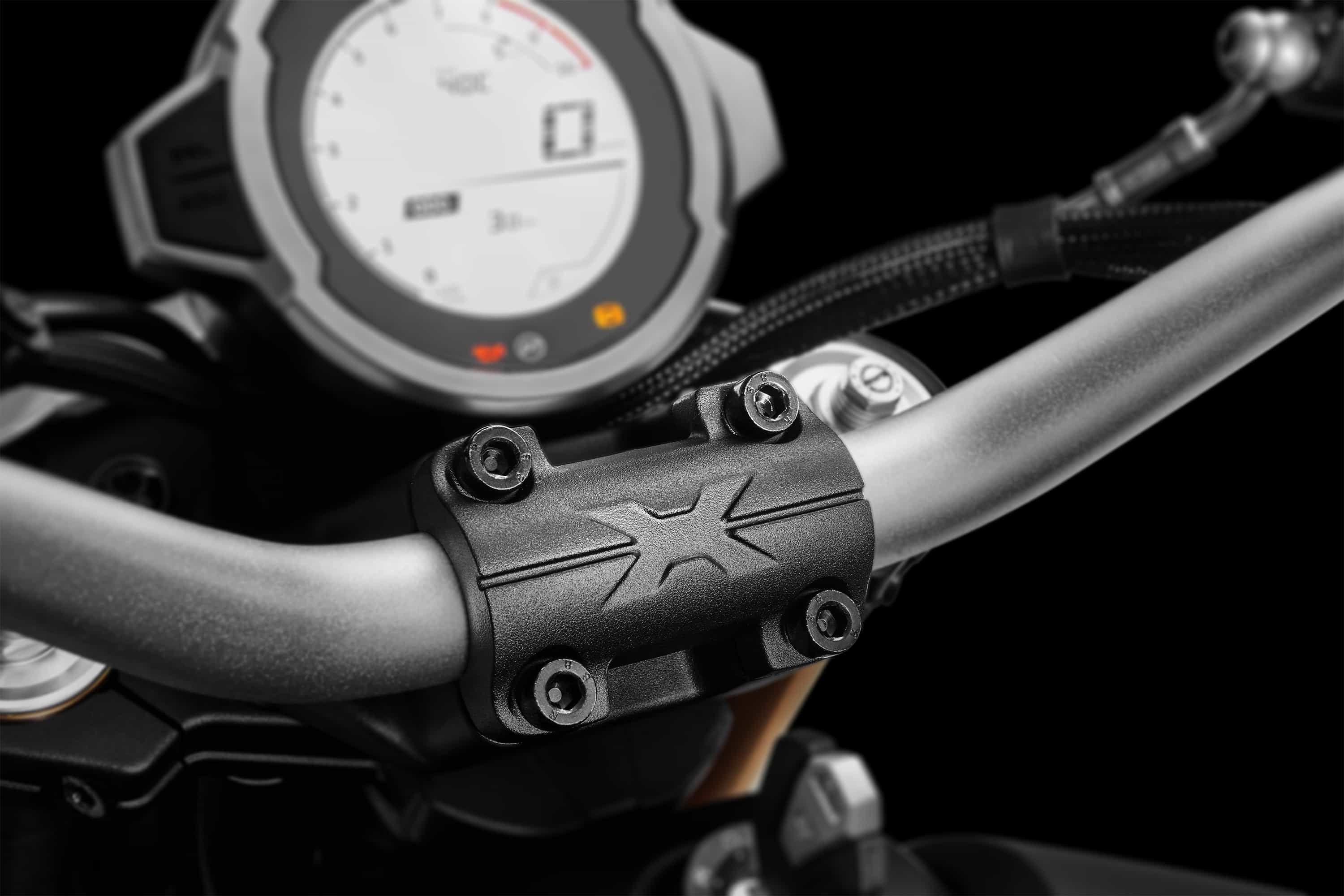 CFMoto 700CL-X Heritage: foto