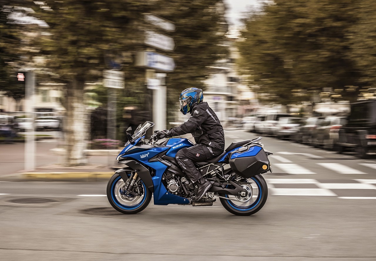 Suzuki GSX-S1000GT, le foto