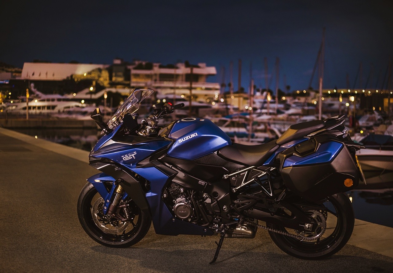 Suzuki GSX-S1000GT, le foto