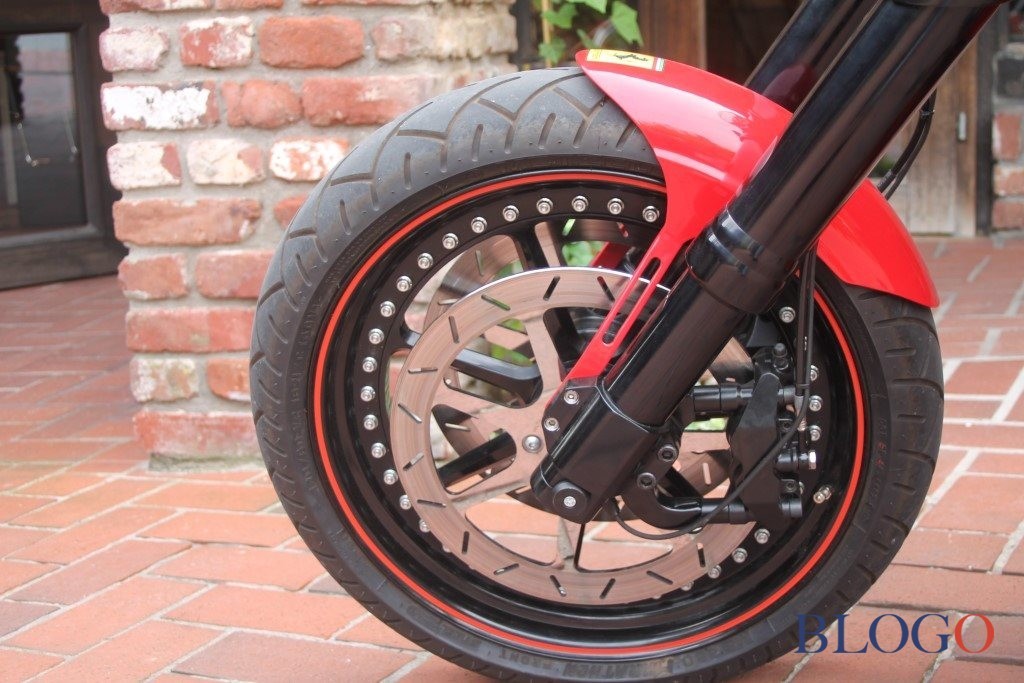 Harley-Davidson Night Rod "625 Scaglietti" by X-Trem Custom