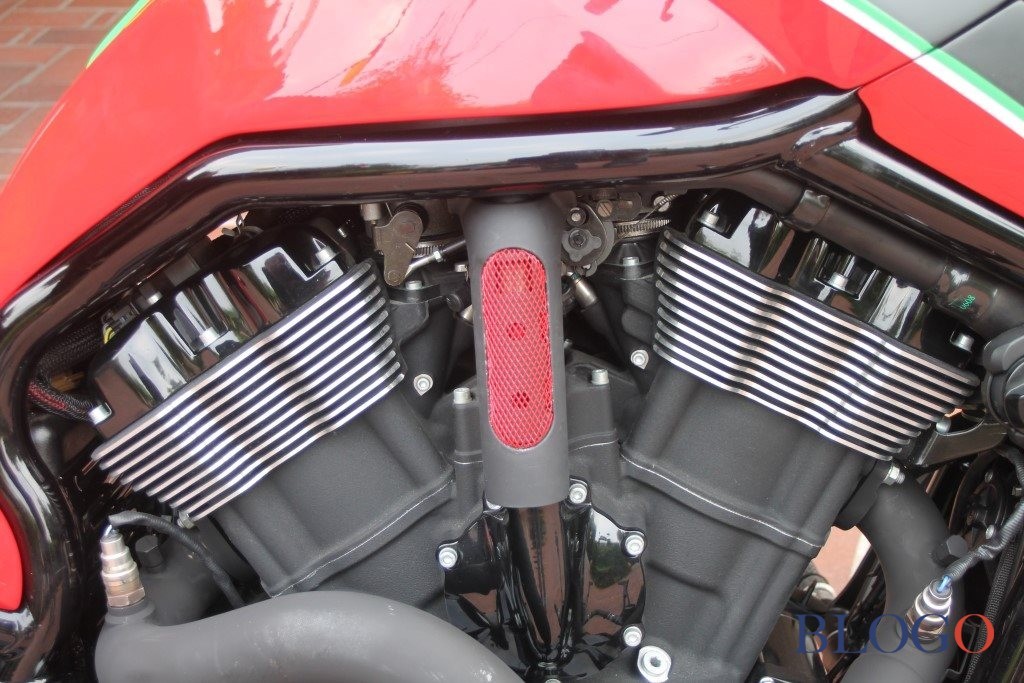 Harley-Davidson Night Rod "625 Scaglietti" by X-Trem Custom