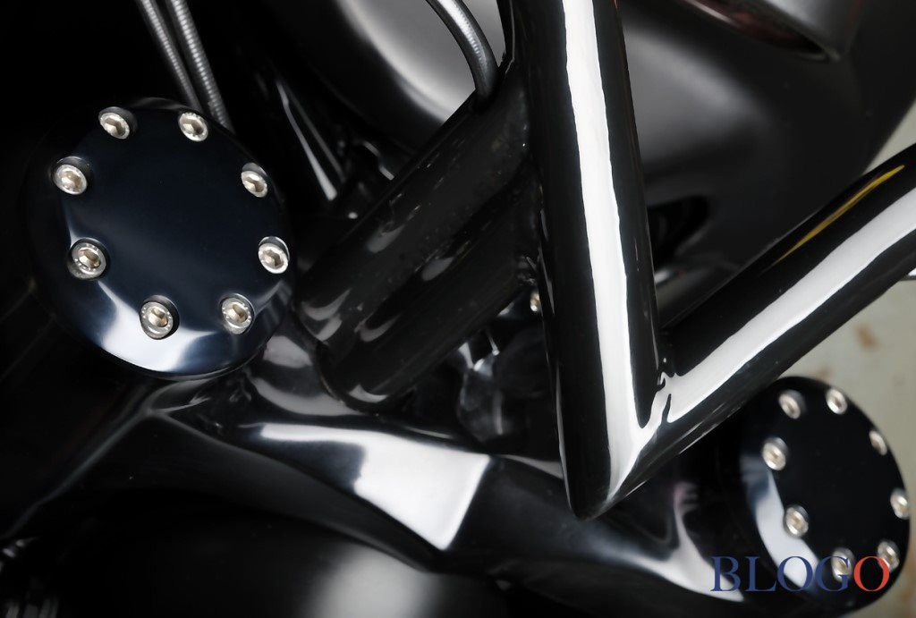 Harley-Davidson Night Rod "625 Scaglietti" by X-Trem Custom