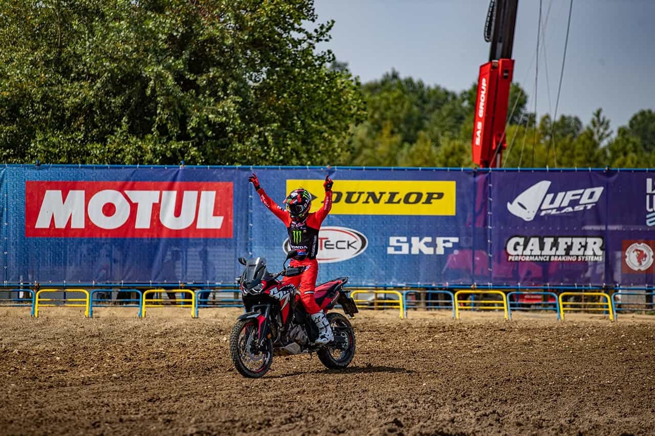 Honda Africa Twin: in pista con Joan Barreda