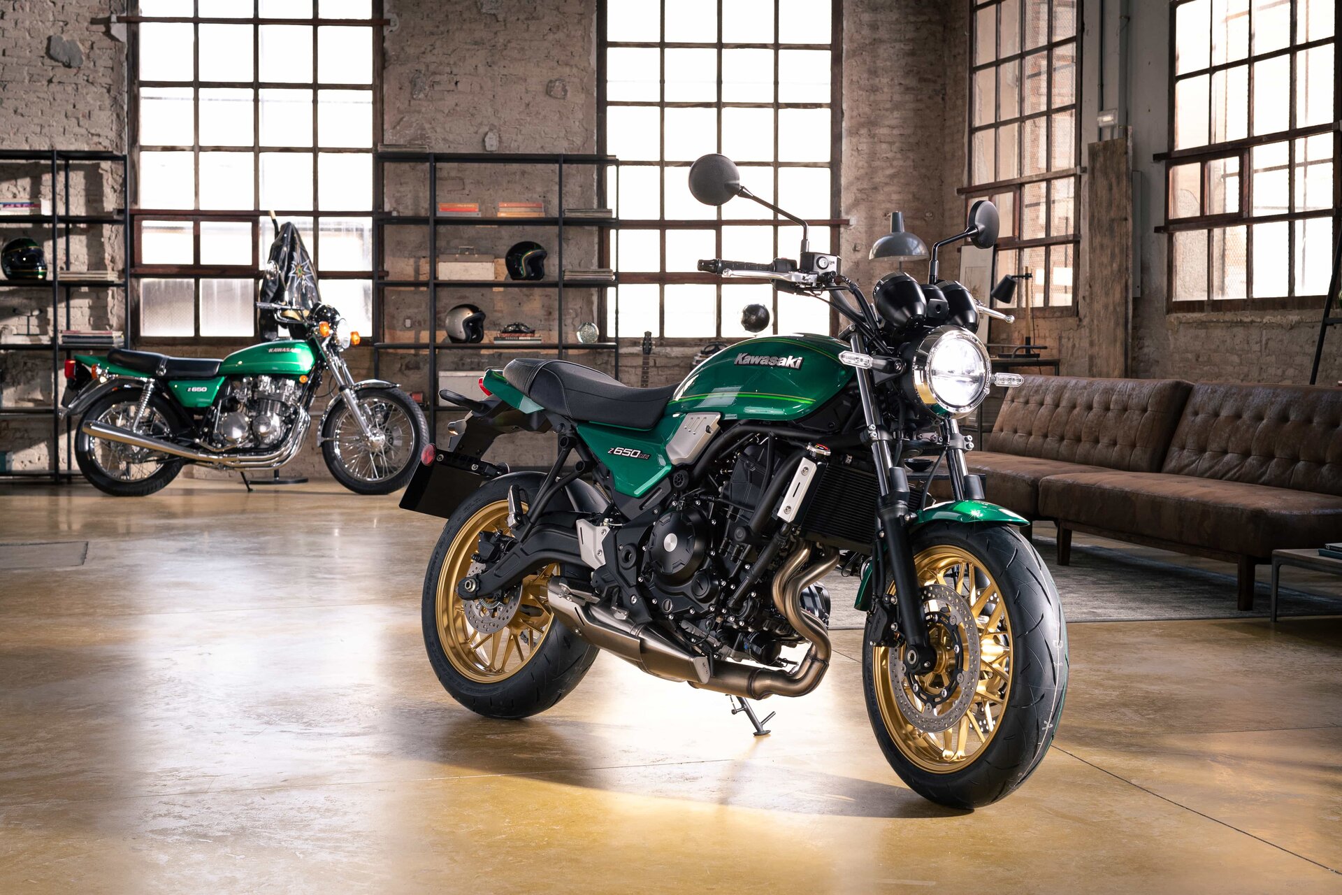 Kawasaki Z650 RS: le foto