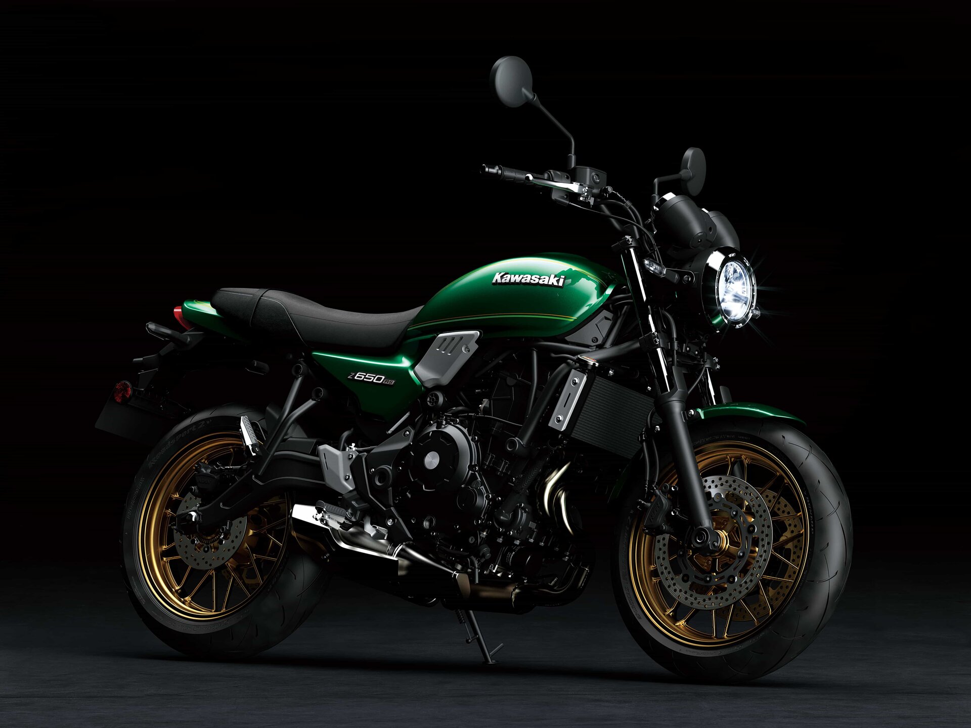 Kawasaki Z650 RS: le foto