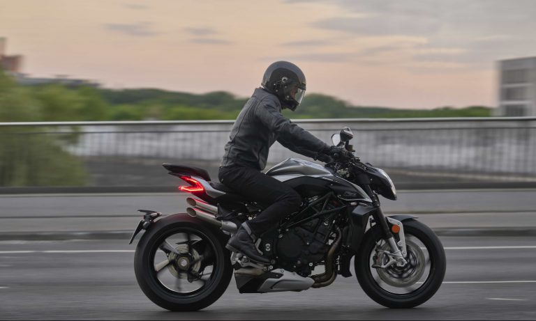 MV Agusta Brutale 1000 RS: le foto