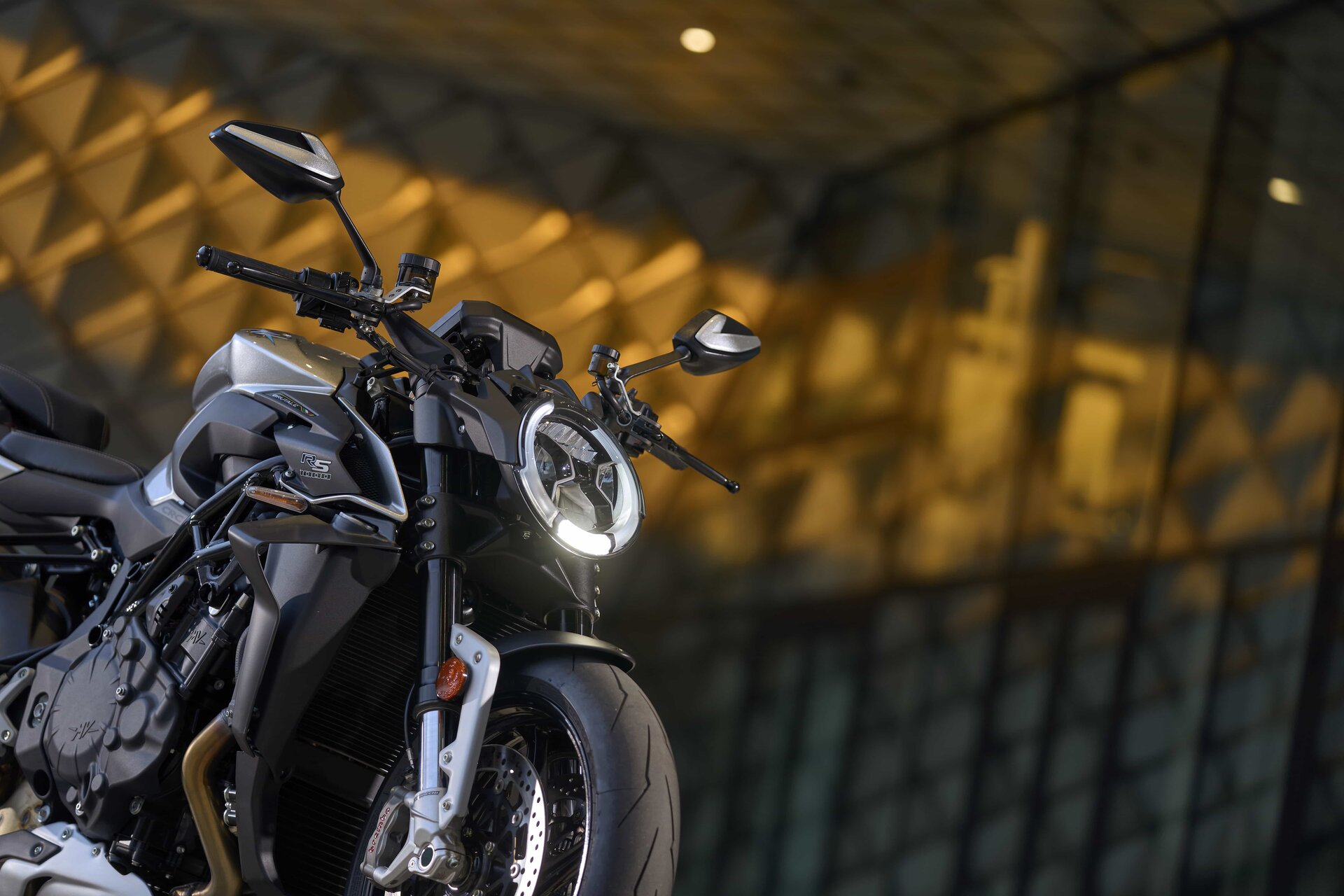 MV Agusta Brutale 1000 RS: le foto