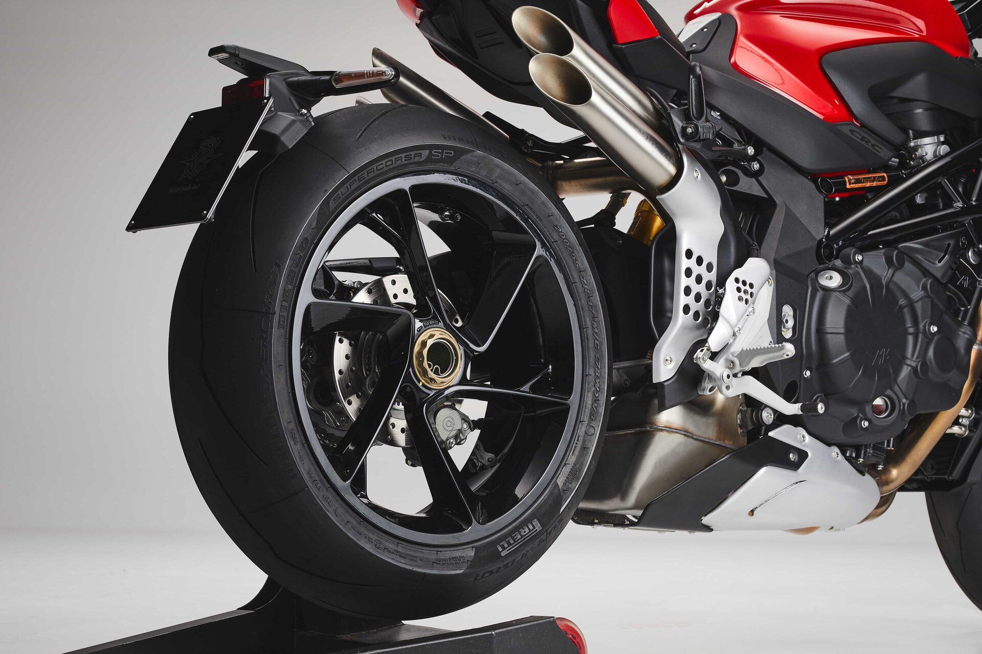 MV Agusta Brutale 1000 RS: le foto