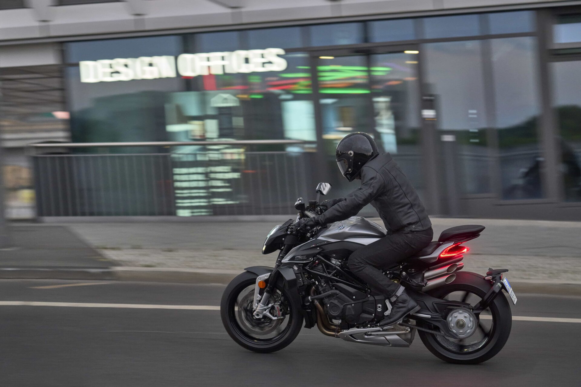 MV Agusta Brutale 1000 RS: le foto