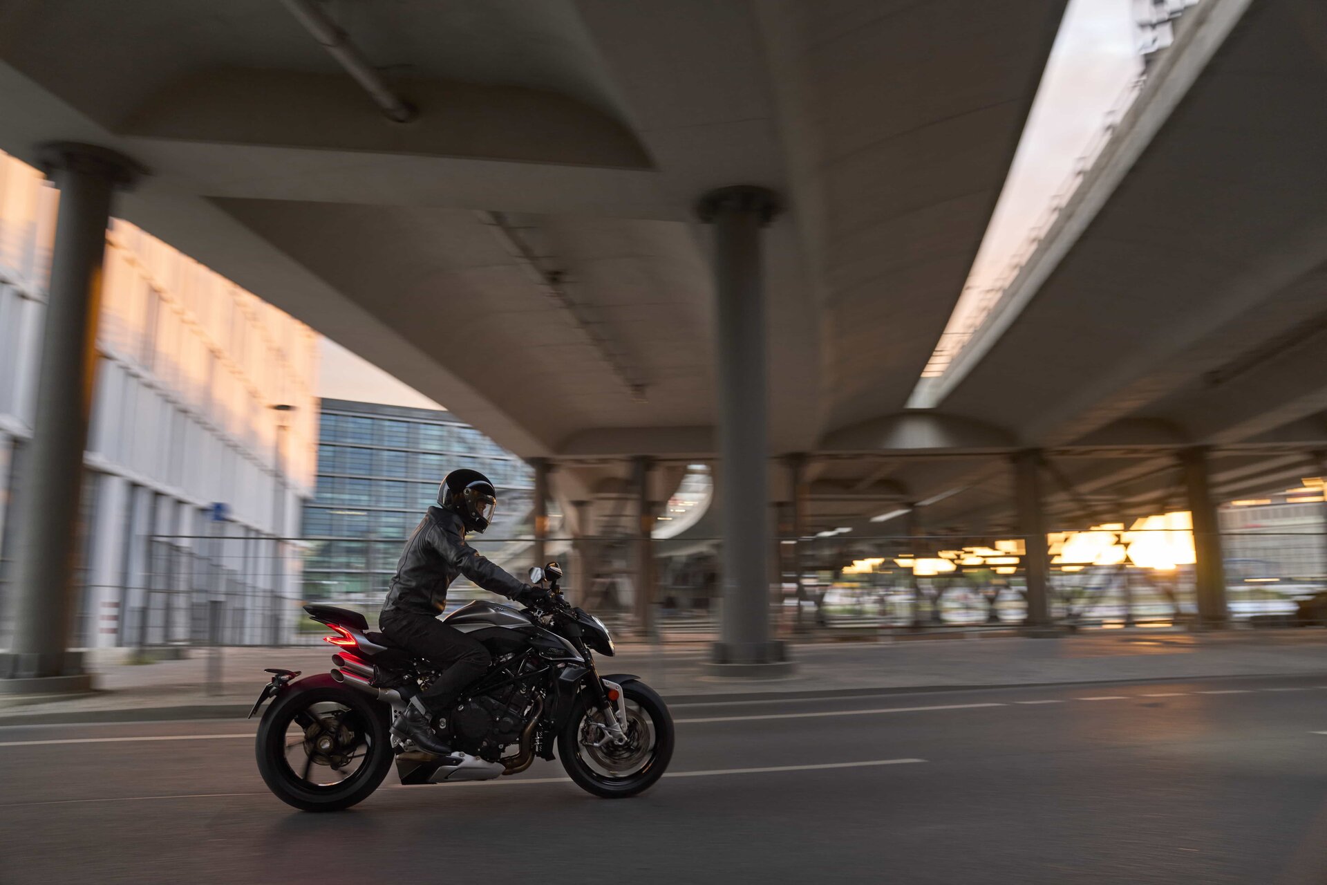 MV Agusta Brutale 1000 RS: le foto