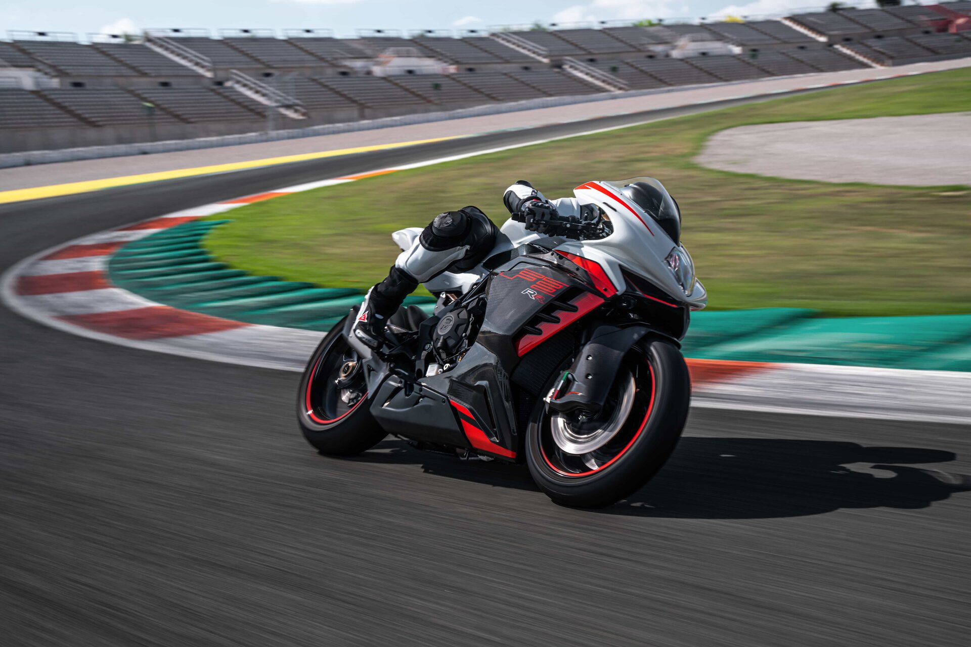 MV Agusta F3 RR: le foto