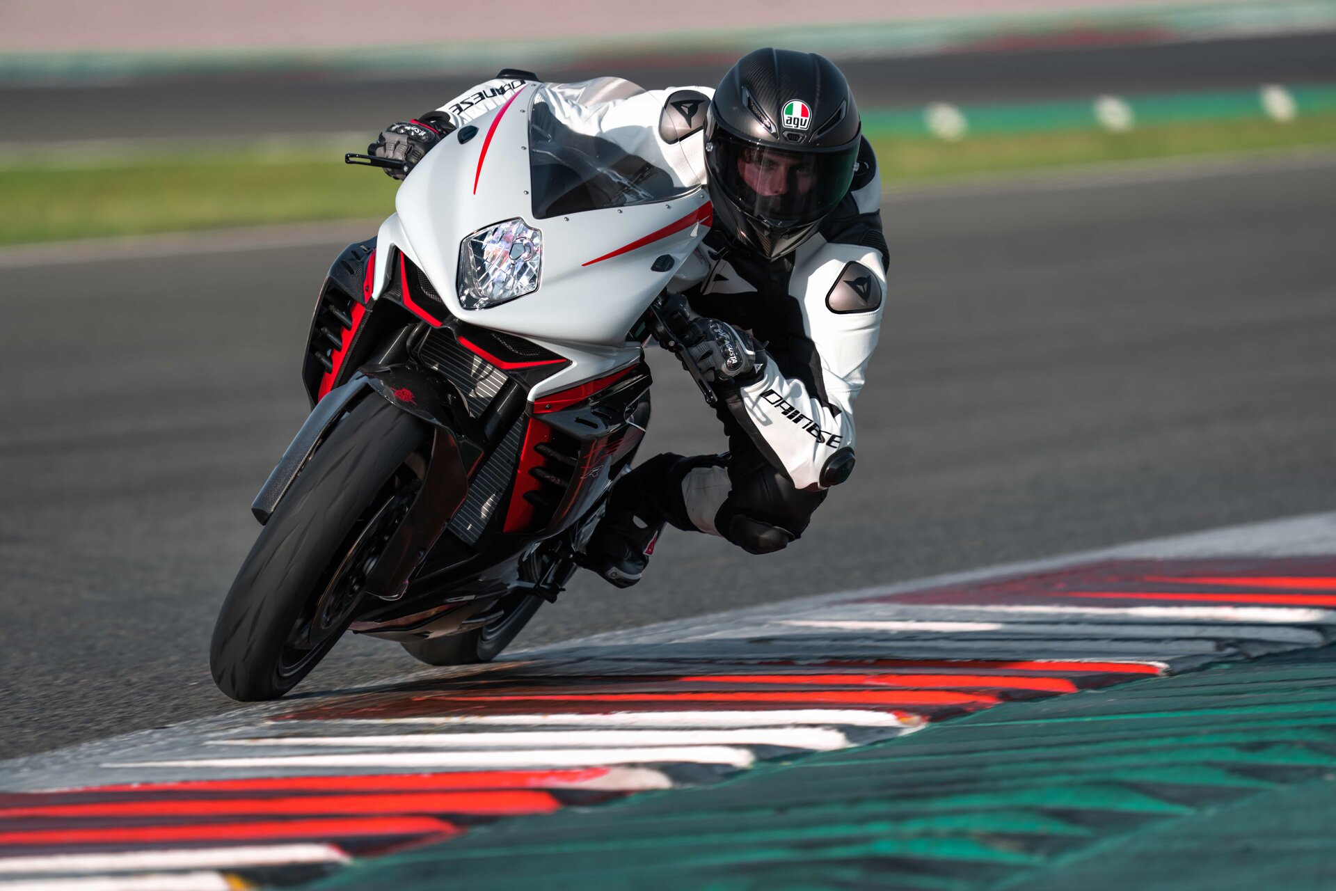 MV Agusta F3 RR: le foto