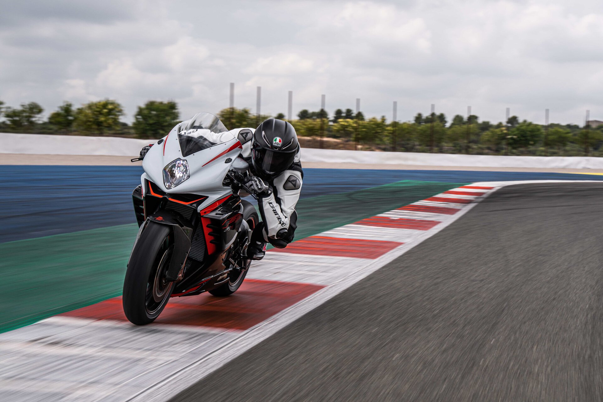 MV Agusta F3 RR: le foto