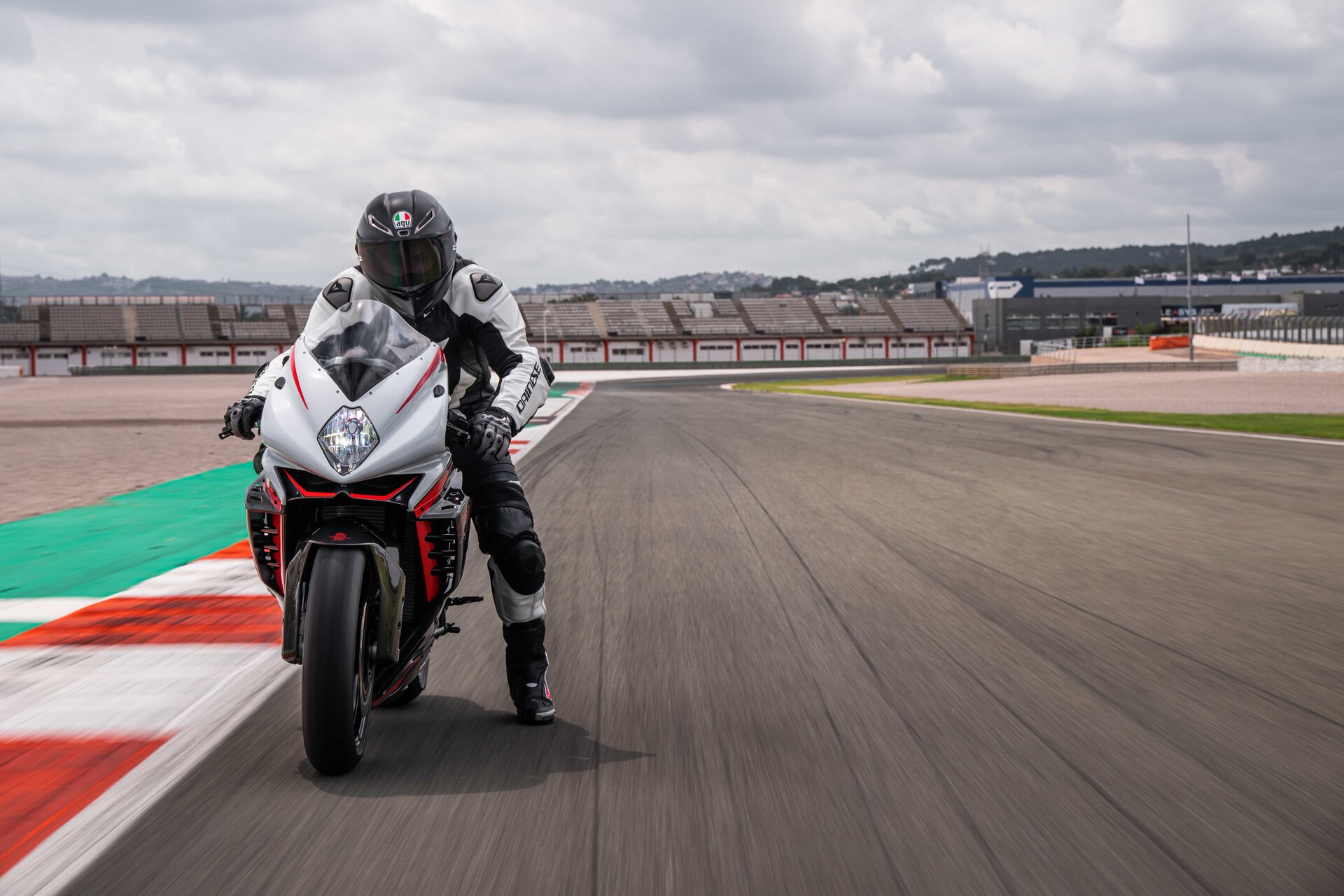 MV Agusta F3 RR: le foto