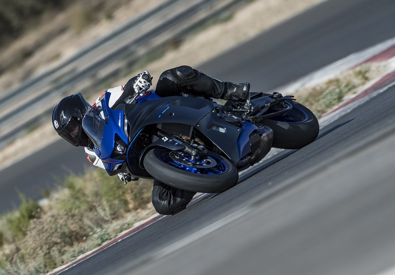 Nuova Yamaha R7, le foto della prova