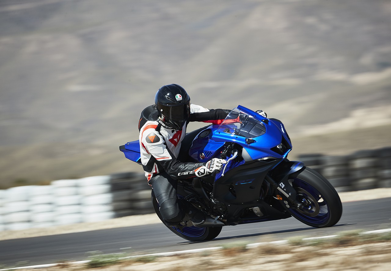 Nuova Yamaha R7, le foto della prova