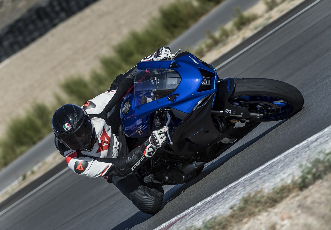 Nuova Yamaha R7, le foto della prova