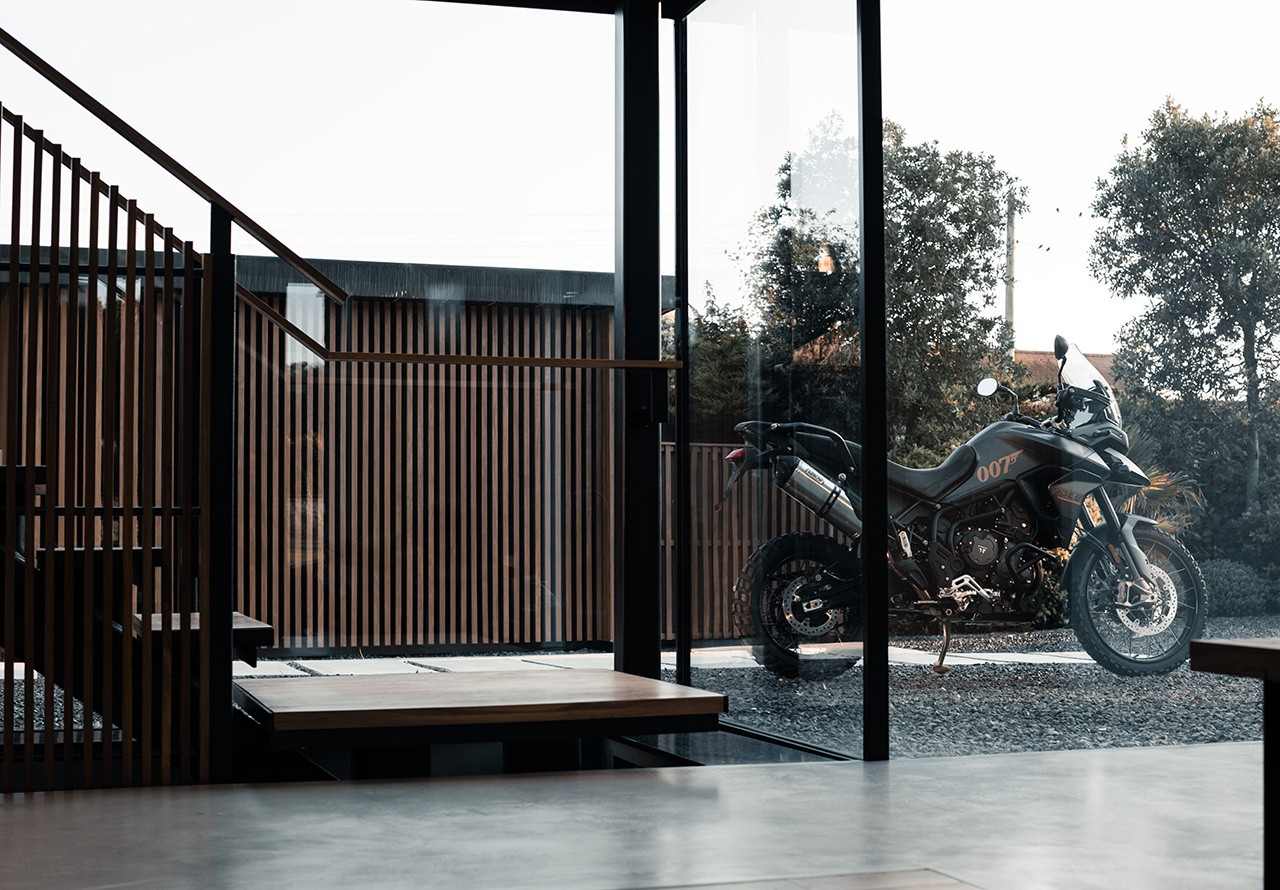 Triumph Tiger 900 Bond Edition