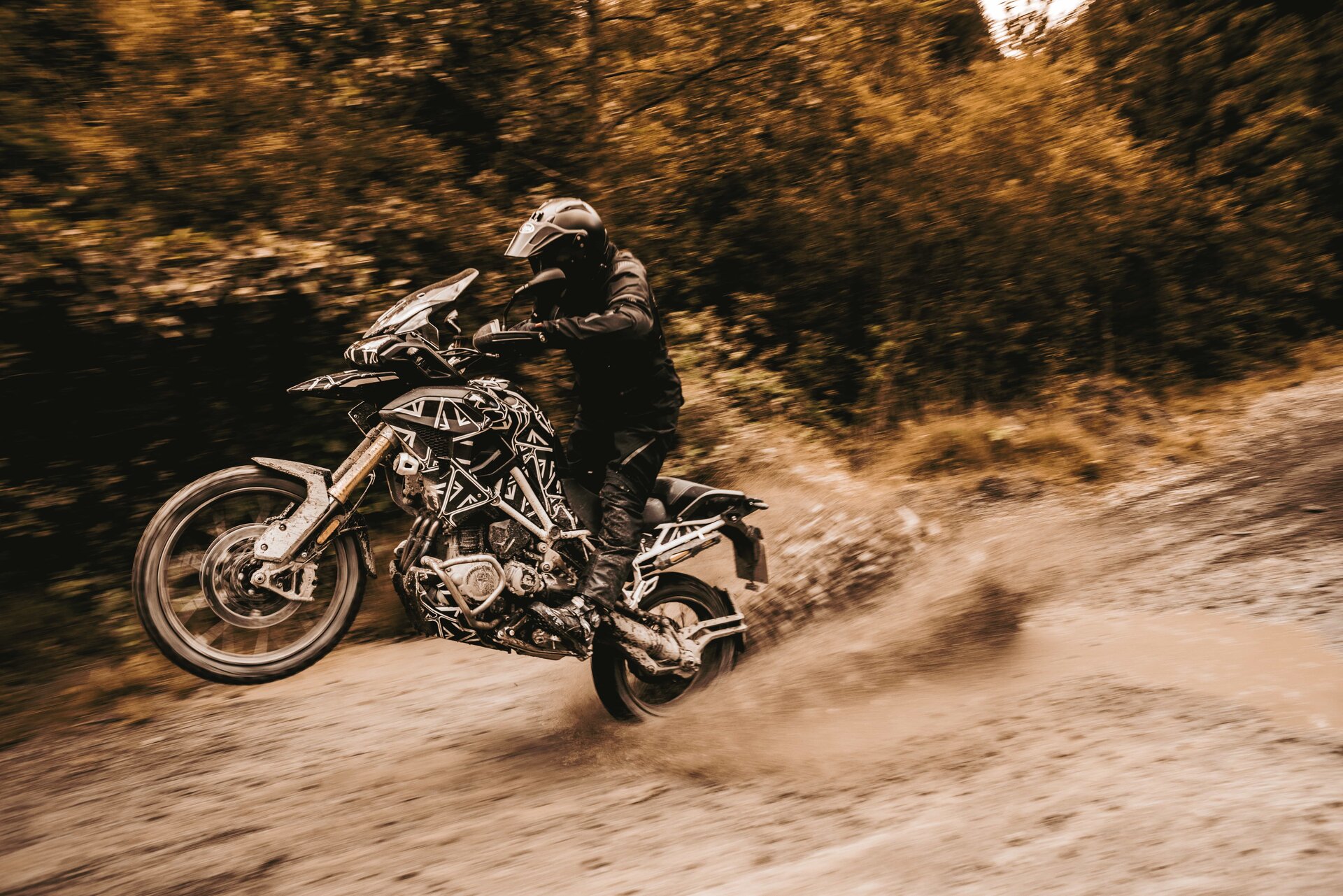 Nuova Triumph Tiger 1200: le foto