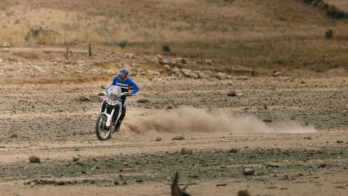 Aprilia Tuareg 660: le foto