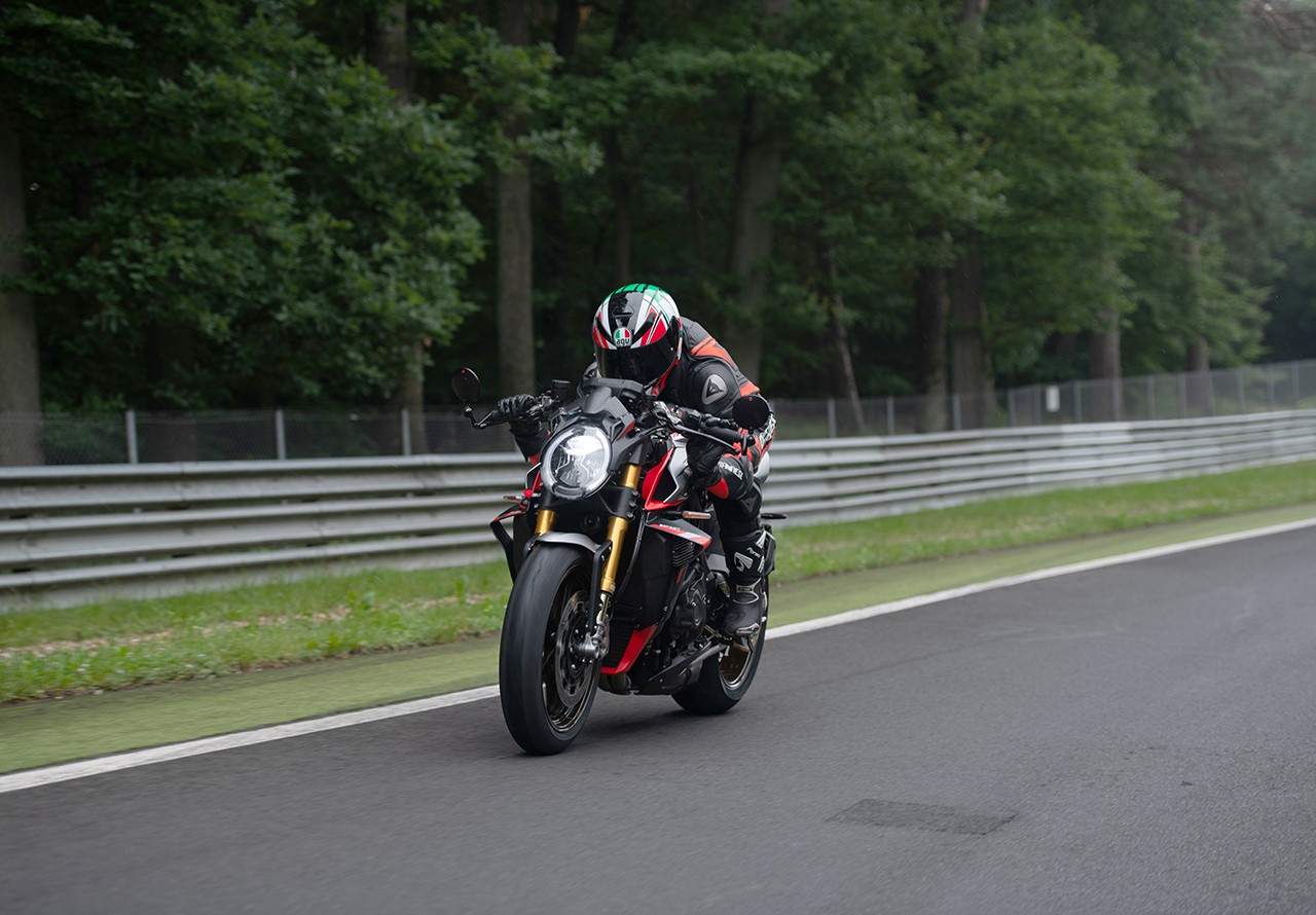 MV Agusta Brutale 1000 Nurburgring: le foto