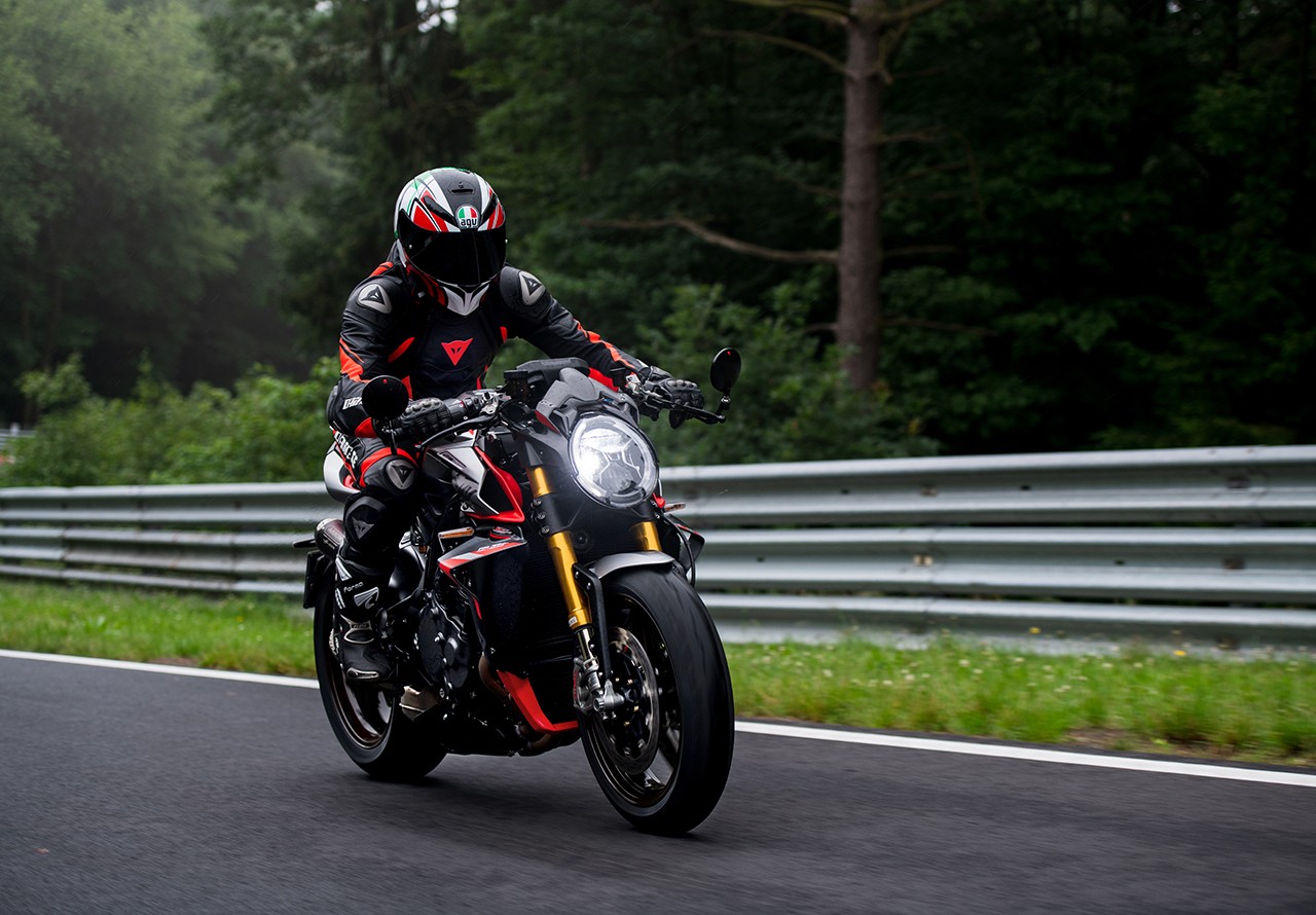 MV Agusta Brutale 1000 Nurburgring: le foto