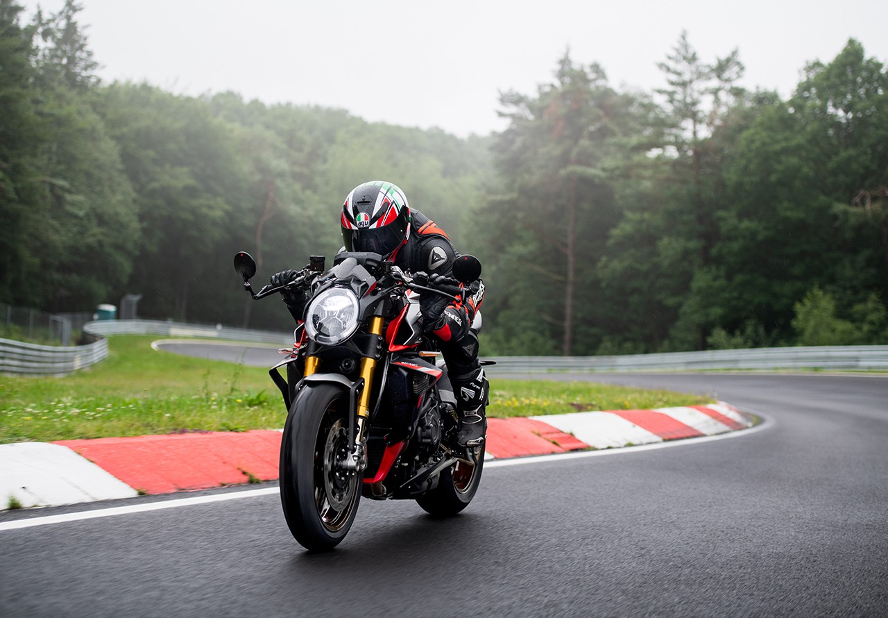 MV Agusta Brutale 1000 Nurburgring: le foto
