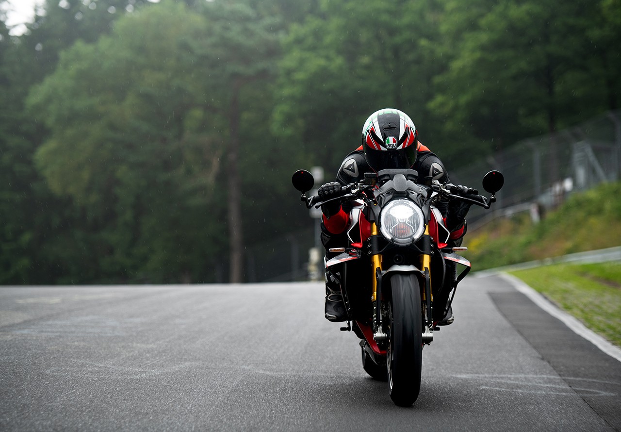MV Agusta Brutale 1000 Nurburgring: le foto