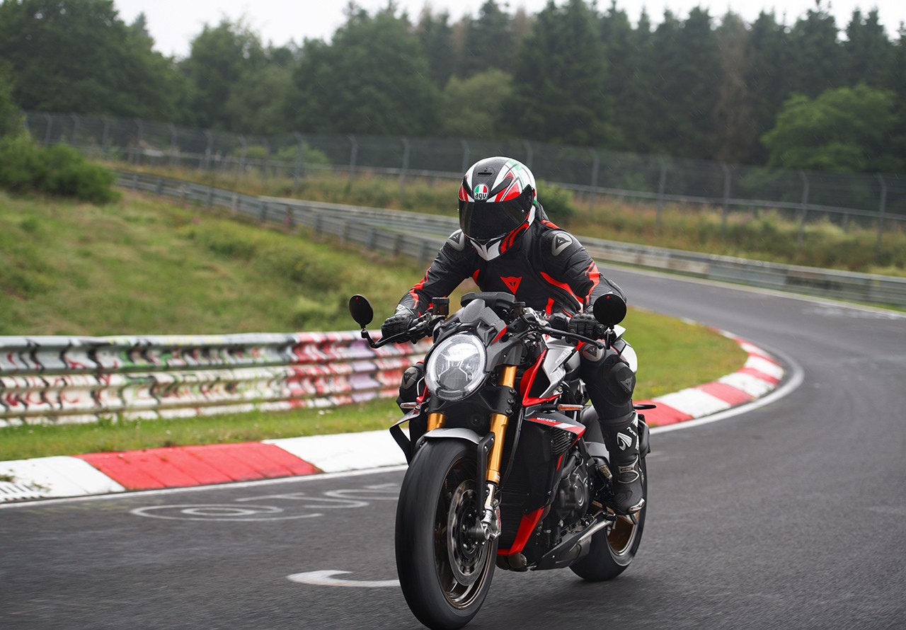 MV Agusta Brutale 1000 Nurburgring: le foto