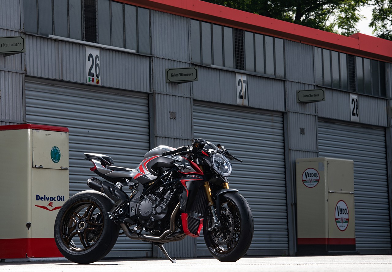 MV Agusta Brutale 1000 Nurburgring: le foto