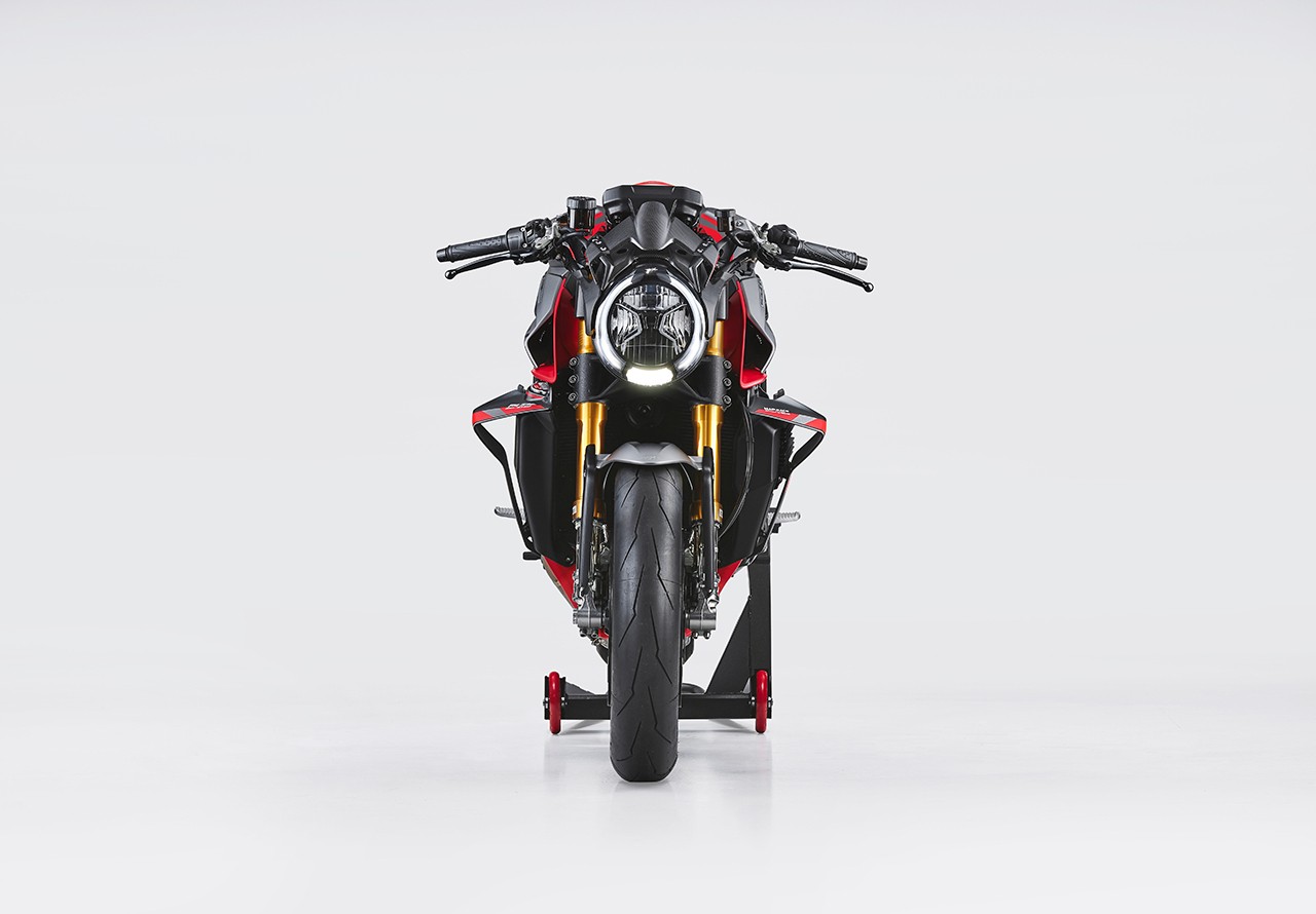 MV Agusta Brutale 1000 Nurburgring: le foto