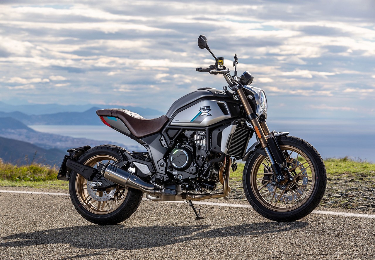 CF-MOTO 700CL-X, le foto della prova