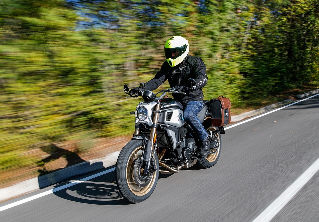 CF-MOTO 700CL-X, le foto della prova