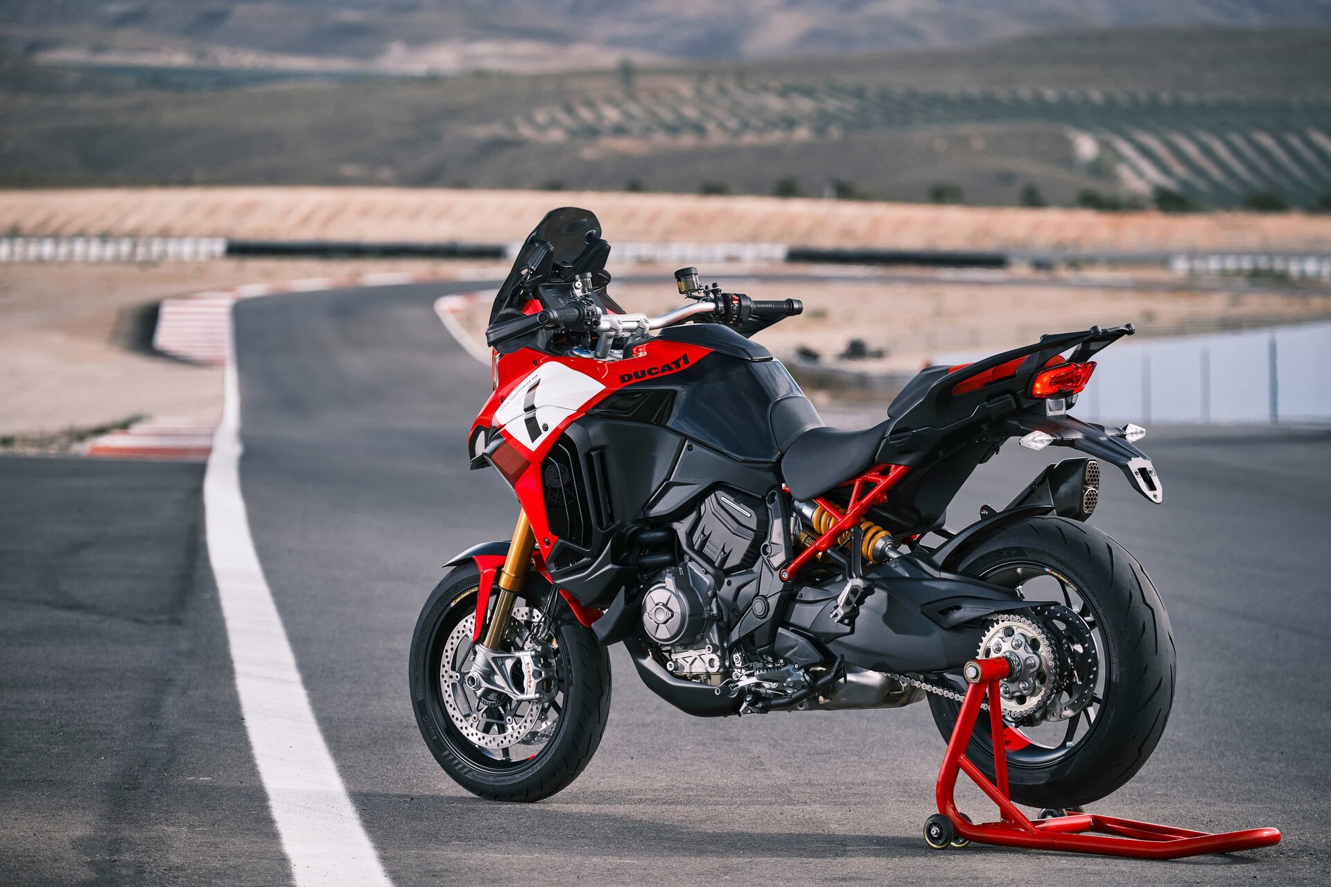 Ducati World Premiere 2022: svelata la nuova Multistrada V4 Pikes Peak