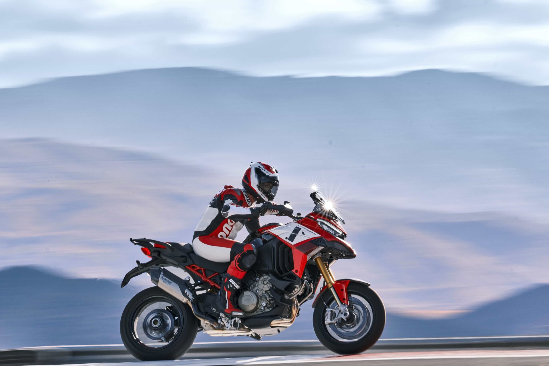 Ducati World Premiere 2022: svelata la nuova Multistrada V4 Pikes Peak