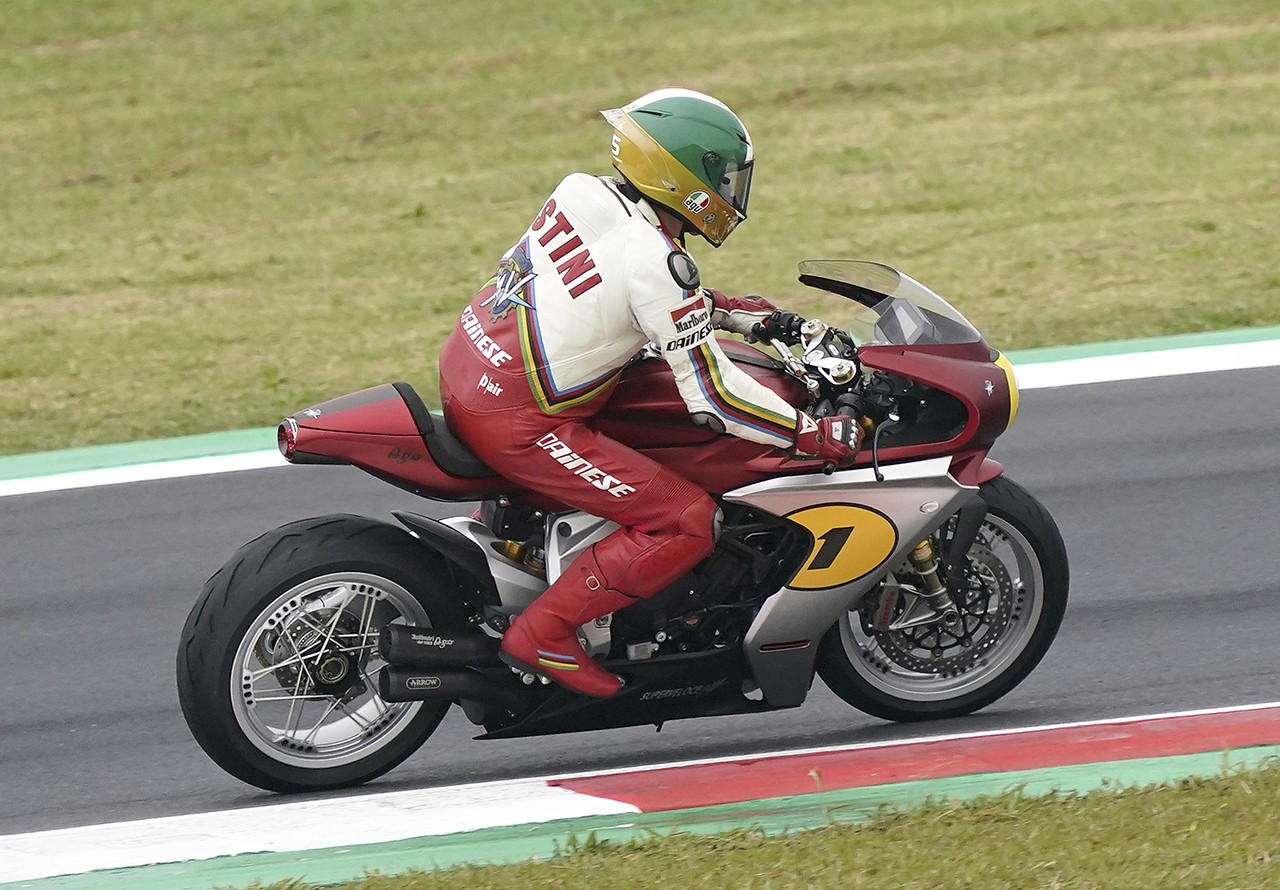 MV Agusta Superveloce Ago: le foto