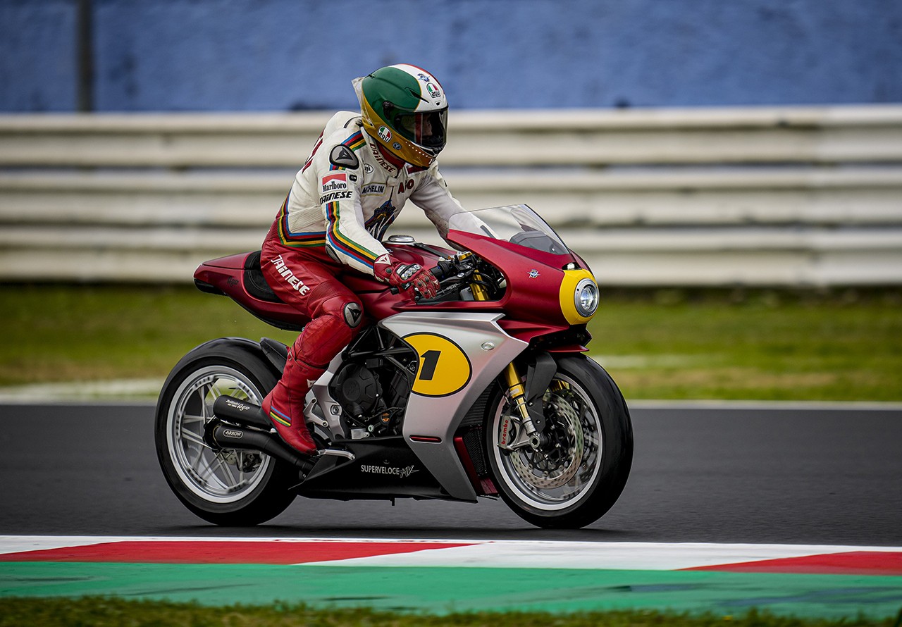 MV Agusta Superveloce Ago: le foto