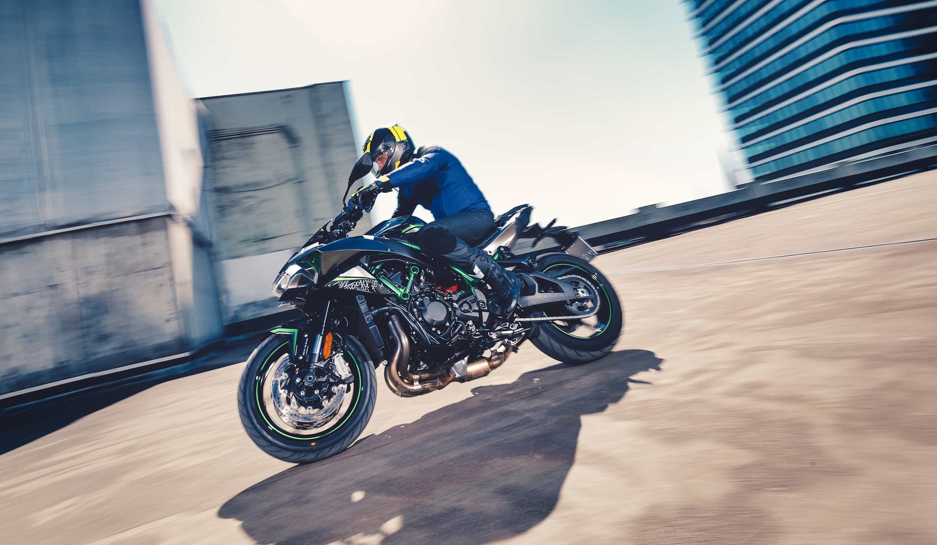 Louis Moto presenta Rekurv