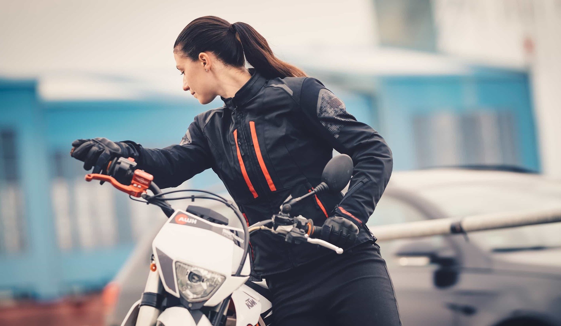 Louis Moto presenta Rekurv