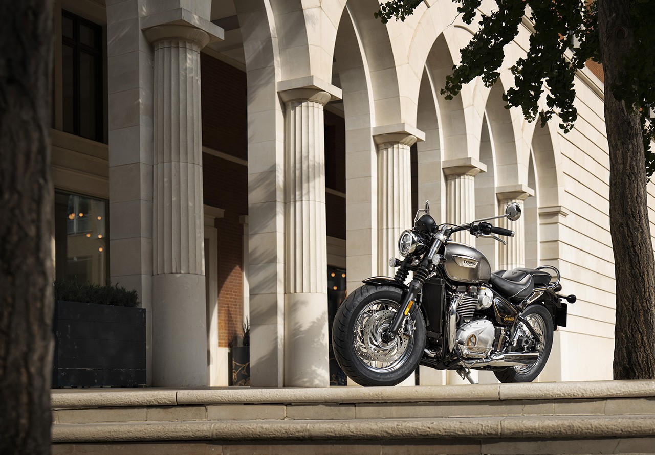 Triumph Gold Line Edition 2022