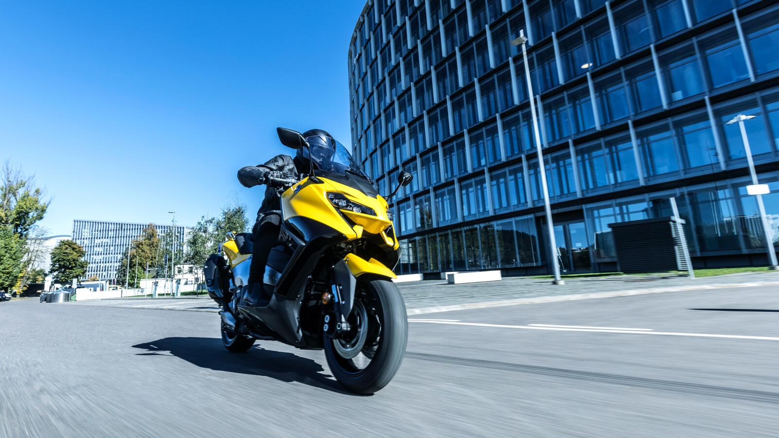 Yamaha TMAX 2022: le foto