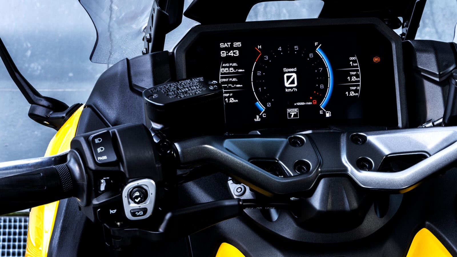 Yamaha TMAX 2022: le foto