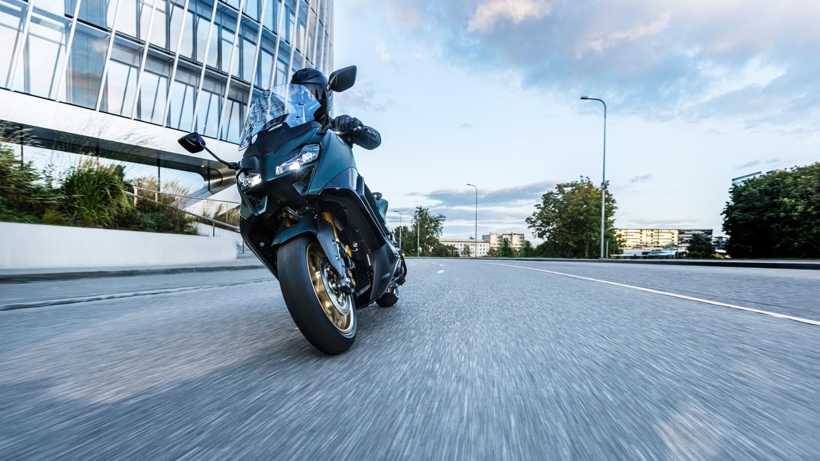 Yamaha TMAX 2022: le foto