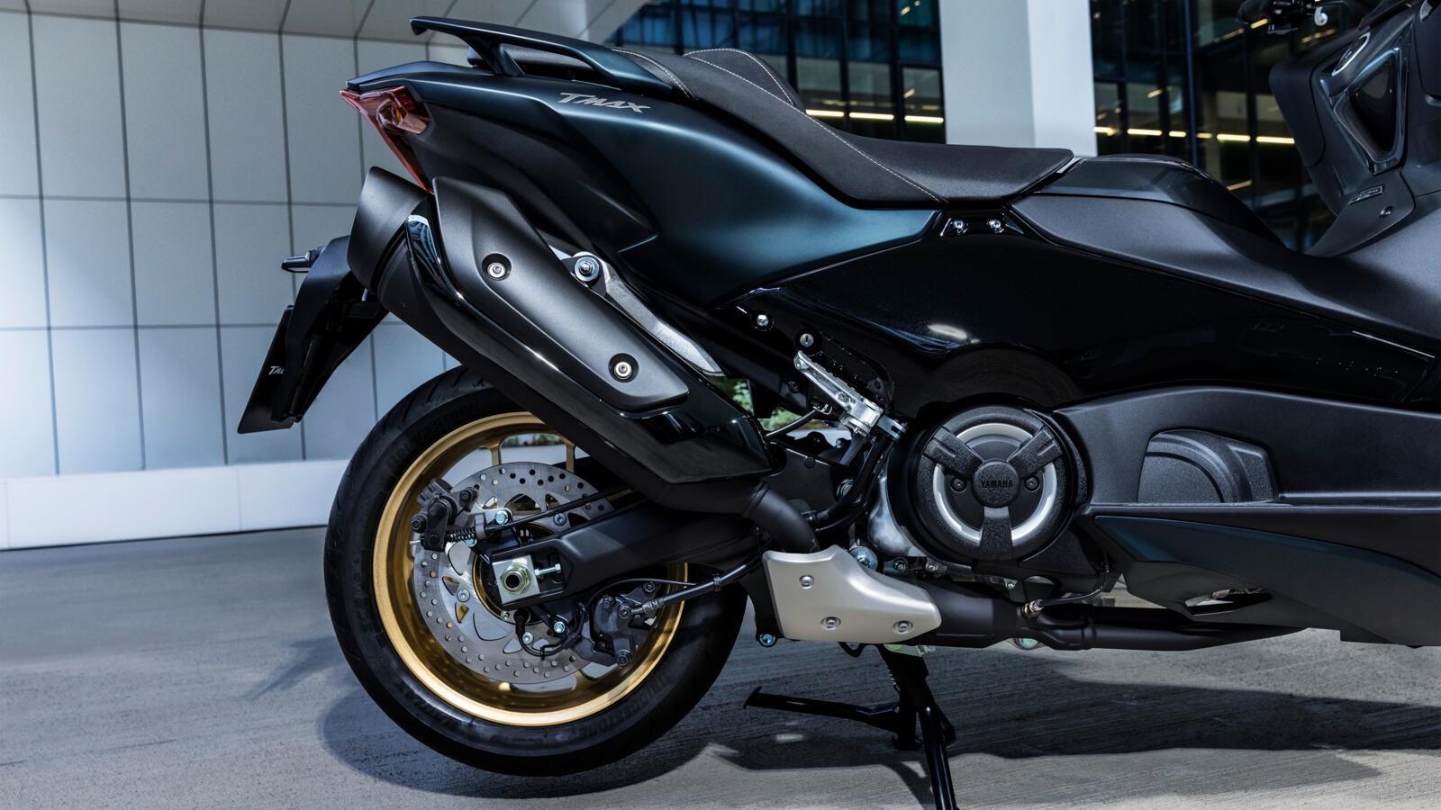 Yamaha TMAX 2022: le foto