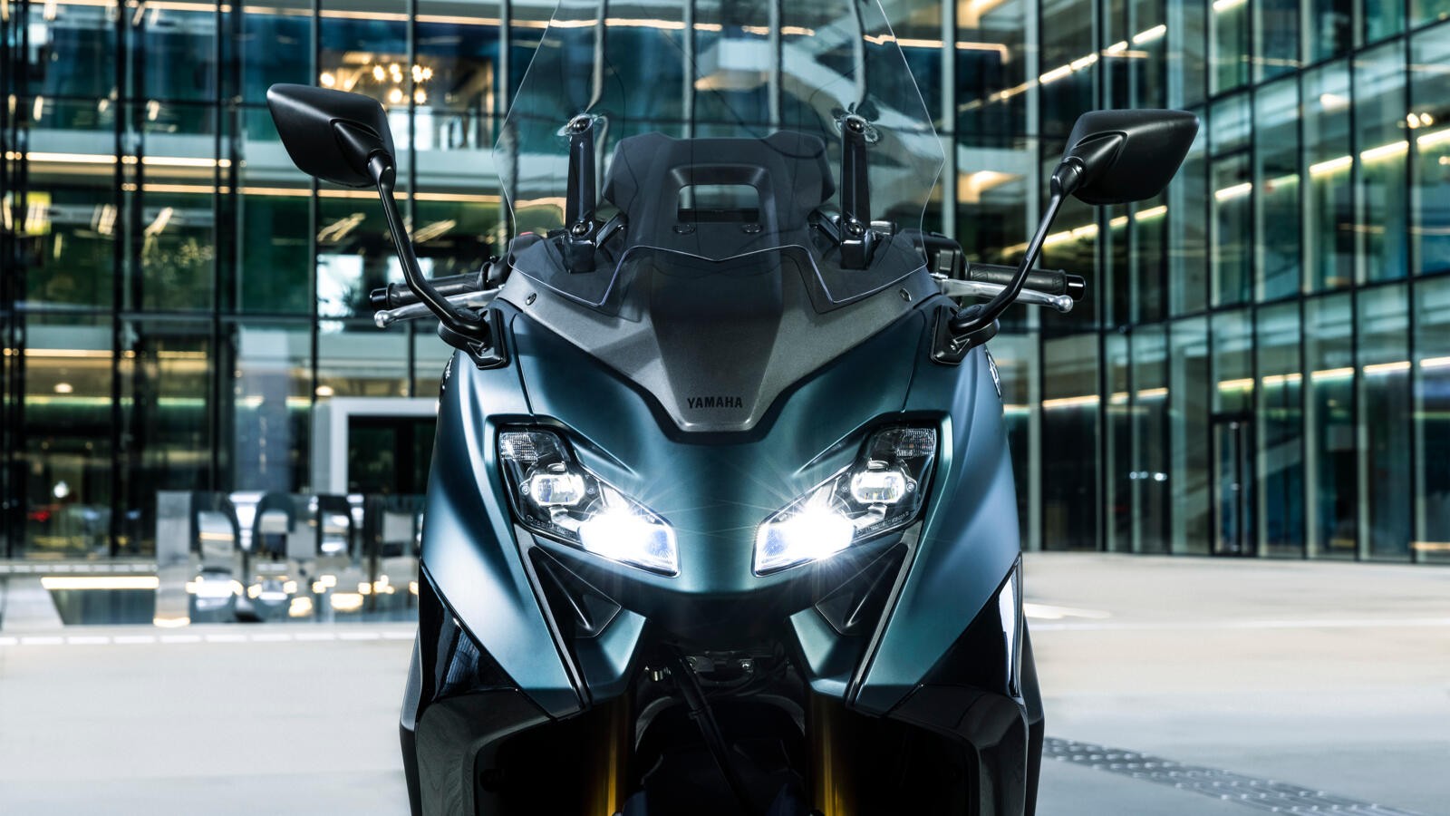 Yamaha TMAX 2022: le foto